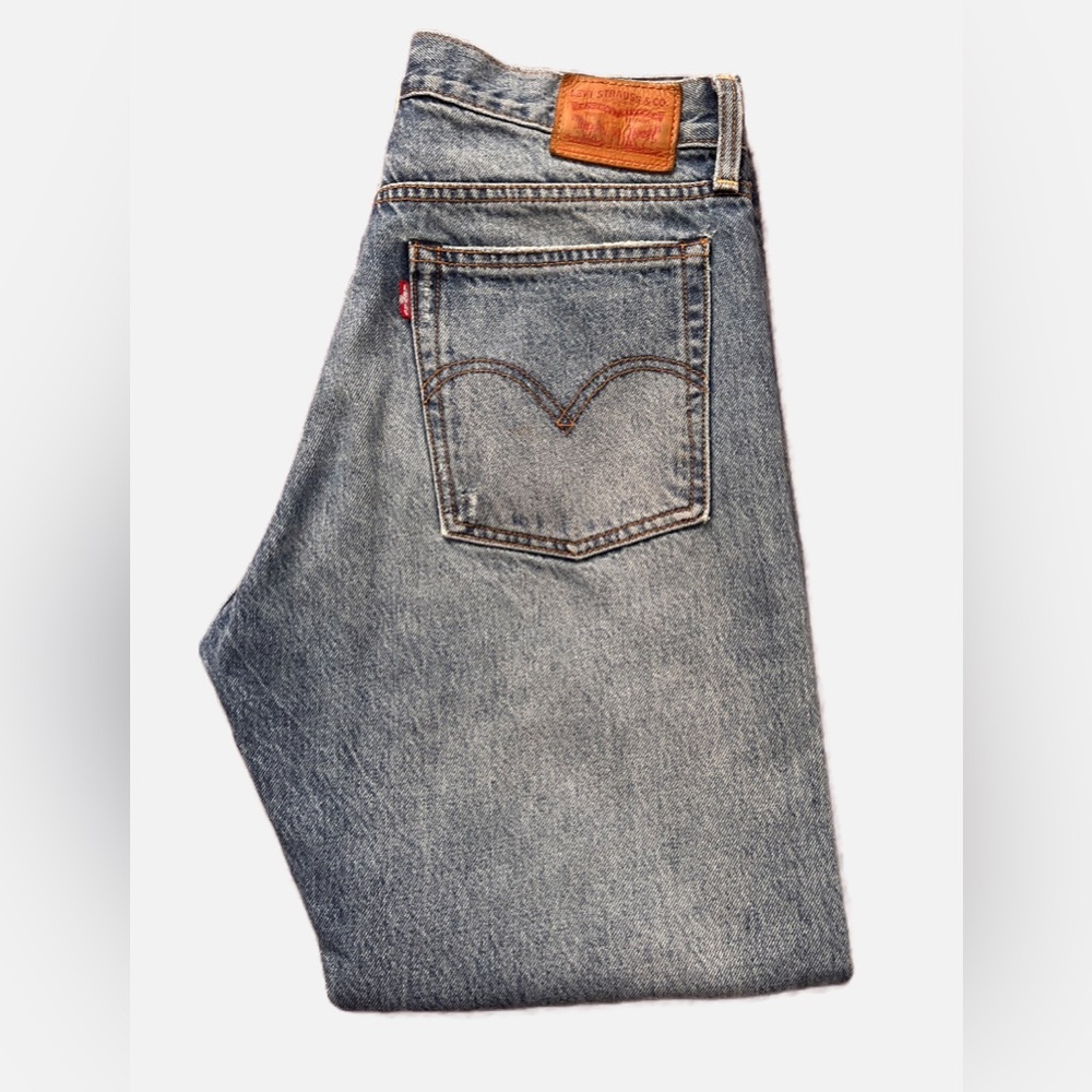 Levi’s White Oak Wedgie Jeans - Picture 2 of 10